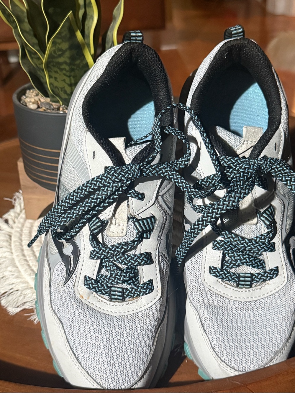 Saucony Excursion TR16 Women’s Trail Running Shoes – Size 8 – Gray/Aqua